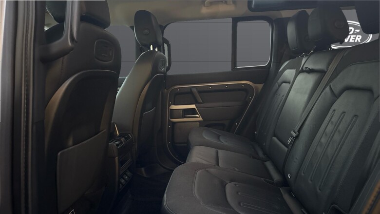 Land Rover Defender 2.0 D240 SE 110 5dr Auto Diesel Estate